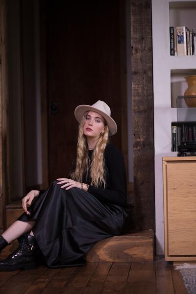 Crop Sweater- Black - Image 5