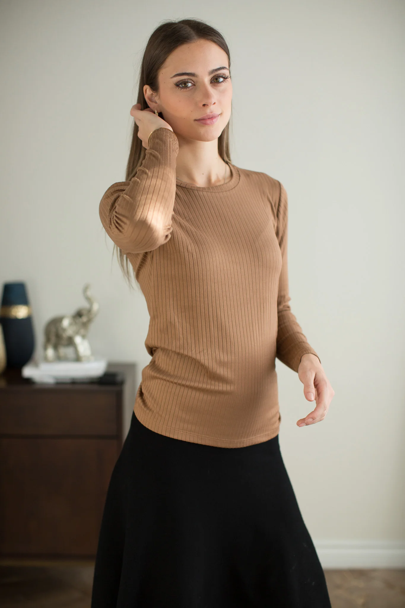 Wide Rib V-neck Tee - Image 6